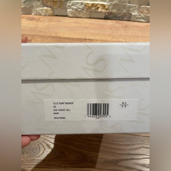 Stuart Weitzman Ollie Sneakers size 6 - Picture 9 of 9